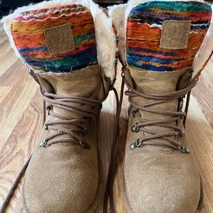Bear Paw Women’s Maria Twilight Boots lace up-good condition